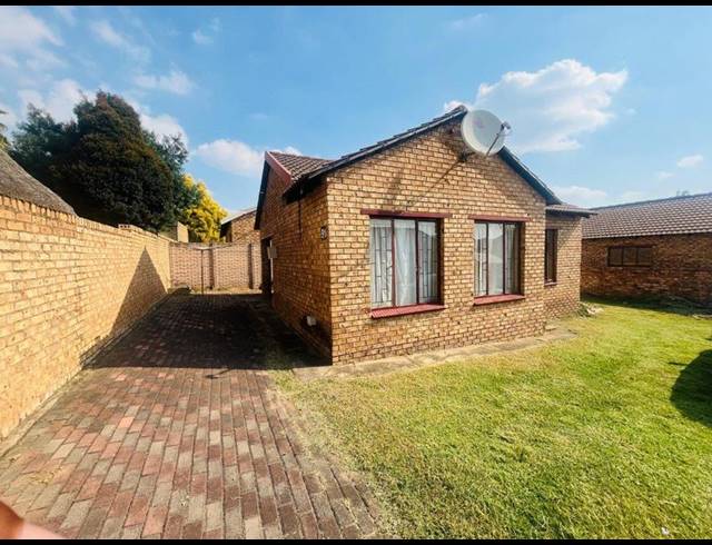 2 BEDROOM HOUSE FOR SALE IN TERENURE